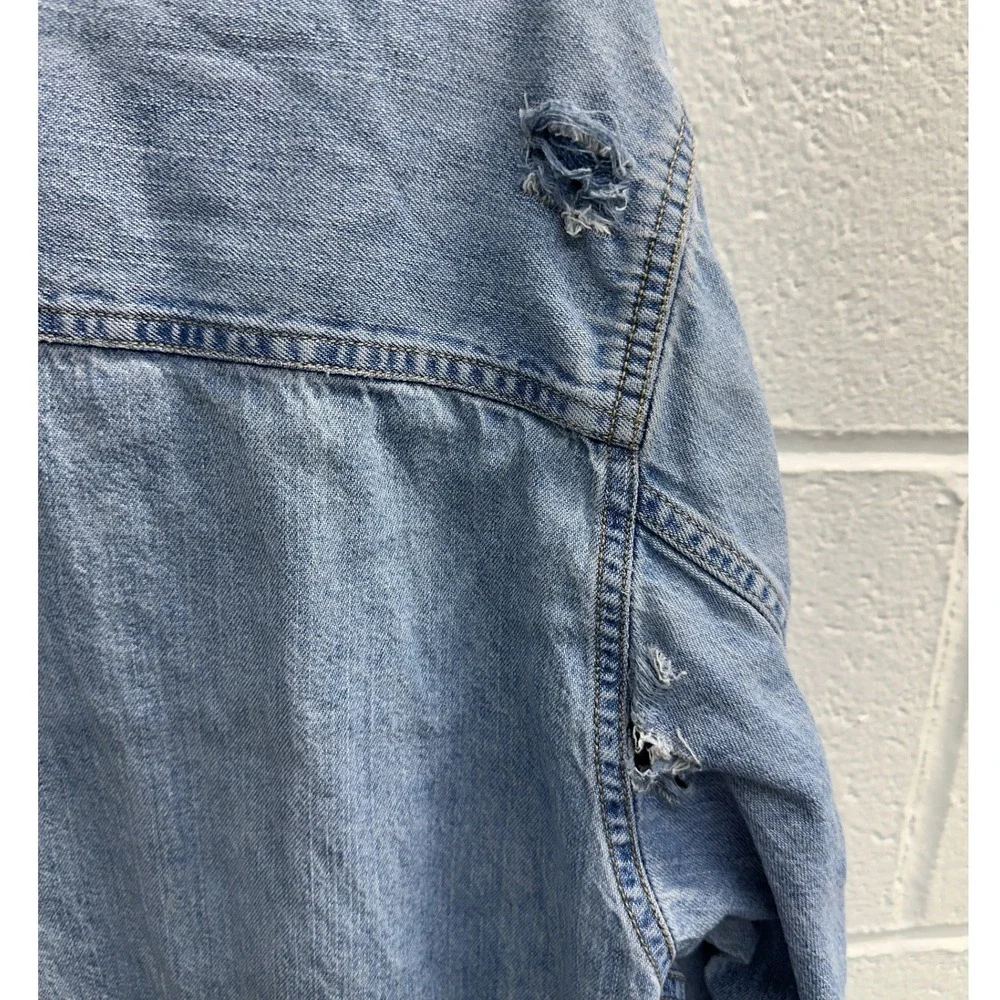 VTG Levi's Shirt Light Wash Blue Denim VTG / Mens XL / HOLES DISTRESSING FADED